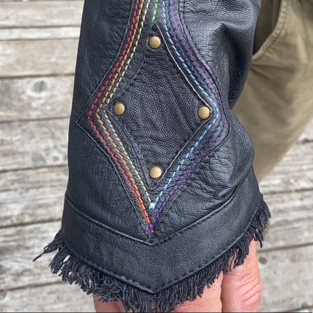 Anahata 💚 Designs Leather Jacket w/ hood and removable sleeves Handmade in Bali - Picture 12 of 15